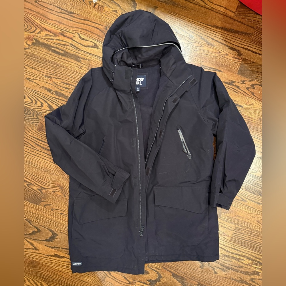 Land’s End Men’s XL Winter coat. Fleece lining. Removable hood. High Quality!!